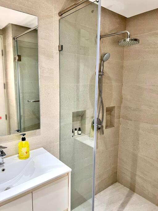 Apartment Luxury In Heart Of Ortigas W/ Swimming Pool Manila