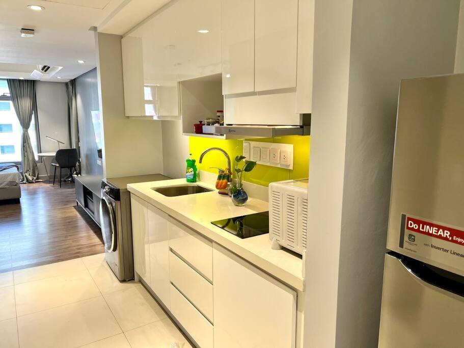 Apartment Luxury In Heart Of Ortigas W/ Swimming Pool *